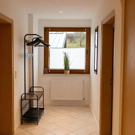 Haus Martina Im Herzen Der Rhön - 3 Einzelbuchbare Moderne Für 2-8 Personen, Terrasse, Balkon, Garten, Und E-bike Keller, Lounge, Freies Wlan, Familienfreundlich * Poppenhausen