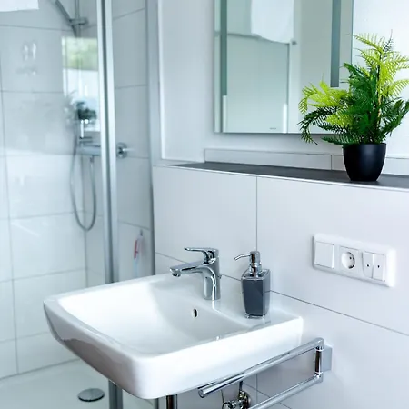 Apartment Haus Martina Im Herzen Der Rhön - 3 Einzelbuchbare Moderne Für 2-8 Personen, Terrasse, Balkon, Garten, Und E-bike Keller, Lounge, Freies Wlan, Familienfreundlich