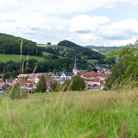 Haus Martina Im Herzen Der Rhoen - 3 Einzelbuchbare Moderne Fuer 2-8 Personen, Terrasse, Balkon, Garten, Und E-bike Keller, Lounge, Freies Wlan, Familienfreundlich Lägenhet Poppenhausen