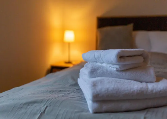 Haus Martina Im Herzen Der Rhoen - 3 Einzelbuchbare Moderne Fuer 2-8 Personen, Terrasse, Balkon, Garten, Und E-bike Keller, Lounge, Freies Wlan, Familienfreundlich Διαμέρισμα *