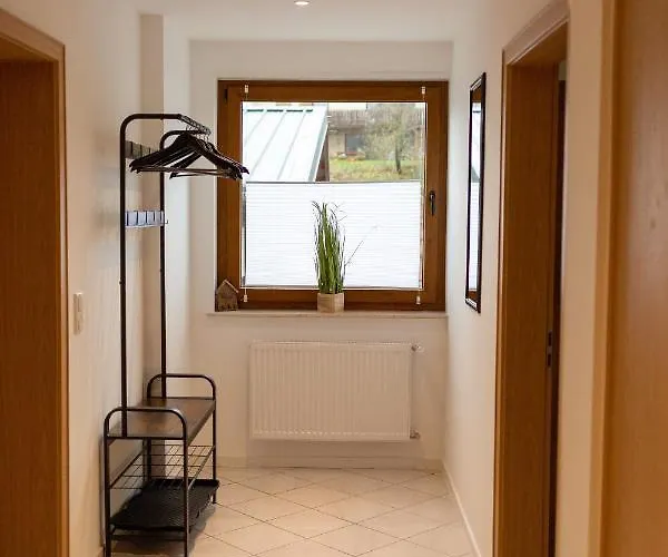 Haus Martina Im Herzen Der Rhoen - 3 Einzelbuchbare Moderne Fuer 2-8 Personen, Terrasse, Balkon, Garten, Und E-bike Keller, Lounge, Freies Wlan, Familienfreundlich * Poppenhausen