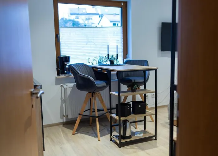 Haus Martina Im Herzen Der Rhoen - 3 Einzelbuchbare Moderne Fuer 2-8 Personen, Terrasse, Balkon, Garten, Und E-bike Keller, Lounge, Freies Wlan, Familienfreundlich Διαμέρισμα