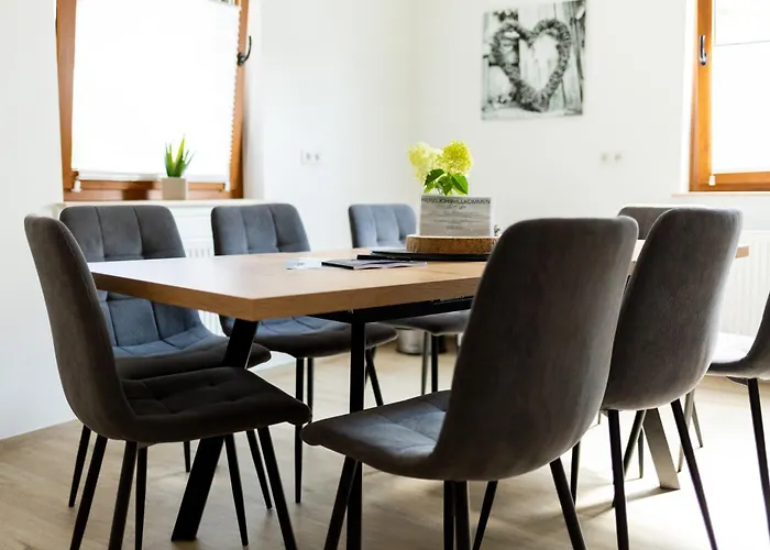 Haus Martina Im Herzen Der Rhoen - 3 Einzelbuchbare Moderne Fuer 2-8 Personen, Terrasse, Balkon, Garten, Und E-bike Keller, Lounge, Freies Wlan, Familienfreundlich Poppenhausen