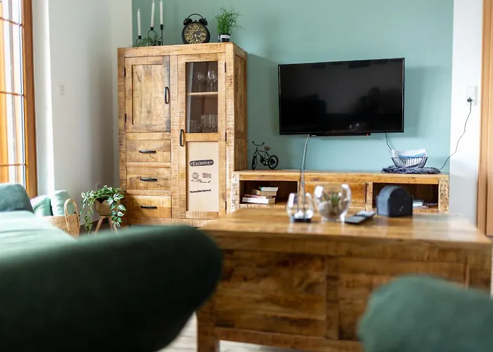 Haus Martina Im Herzen Der Rhoen - 3 Einzelbuchbare Moderne Fuer 2-8 Personen, Terrasse, Balkon, Garten, Und E-bike Keller, Lounge, Freies Wlan, Familienfreundlich Διαμέρισμα Poppenhausen