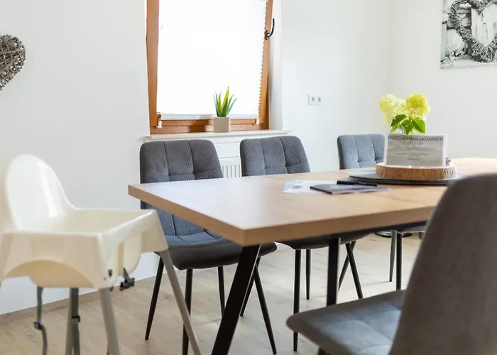 Haus Martina Im Herzen Der Rhoen - 3 Einzelbuchbare Moderne Fuer 2-8 Personen, Terrasse, Balkon, Garten, Und E-bike Keller, Lounge, Freies Wlan, Familienfreundlich