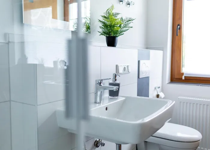 Haus Martina Im Herzen Der Rhoen - 3 Einzelbuchbare Moderne Fuer 2-8 Personen, Terrasse, Balkon, Garten, Und E-bike Keller, Lounge, Freies Wlan, Familienfreundlich Διαμέρισμα *